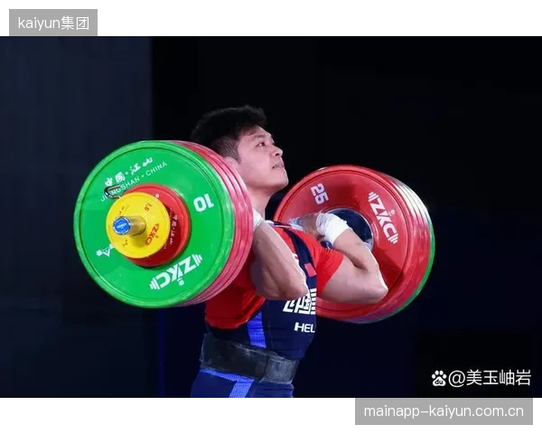 中华队选手尤凯文在亚锦赛决赛力克中国对手，斩获宝贵金牌。