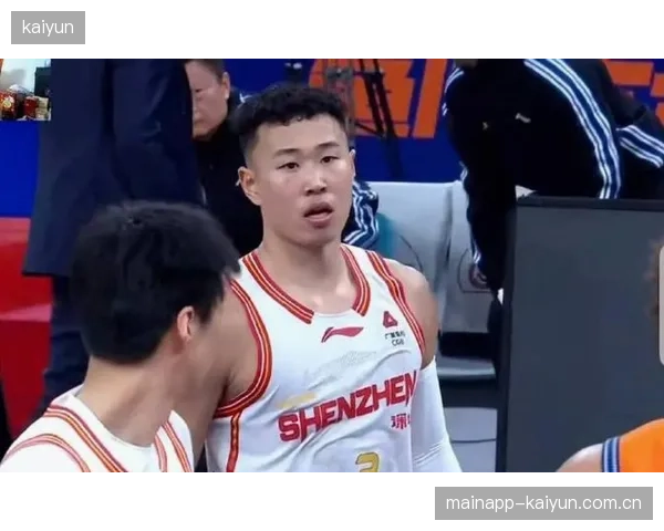 深圳队客场四分险胜浙江队，以总比分2-0淘汰对手晋级半决赛。